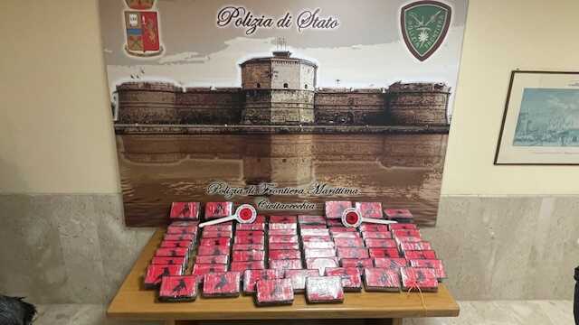droga cocaina 87 kg trattore porto civitavecchia polmare polizia frontiera (2)