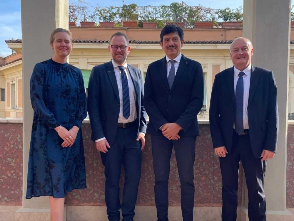 piendibene ambasciata danimarca