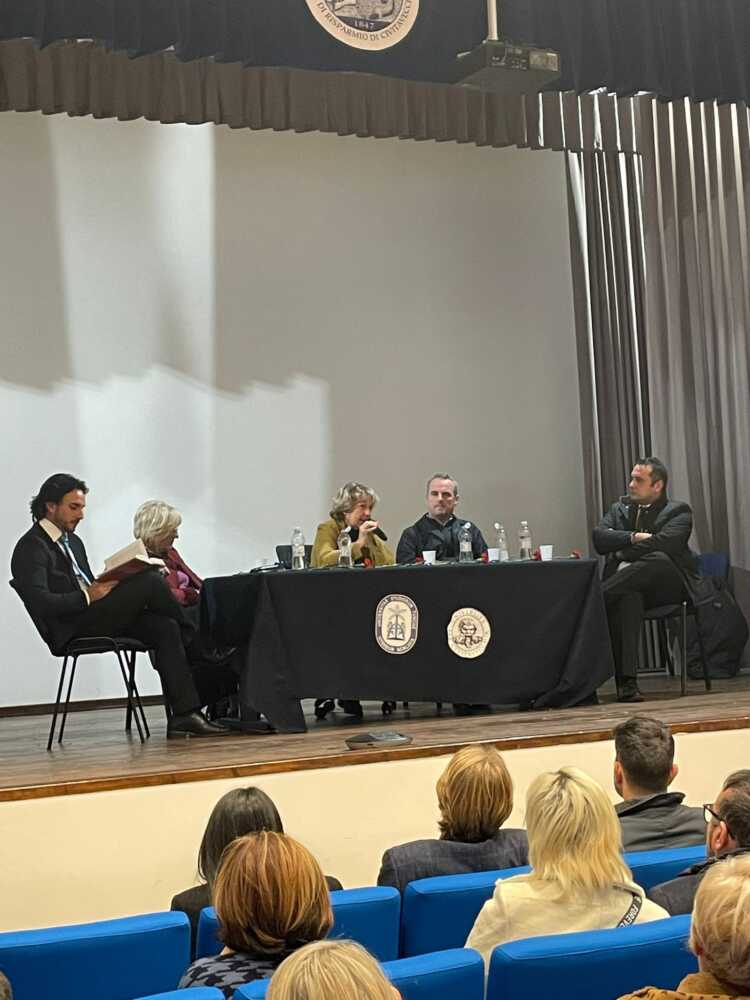 teatro della Fondazione Cariciv in Piazza Verdi a Civitavecchia stefania craxi