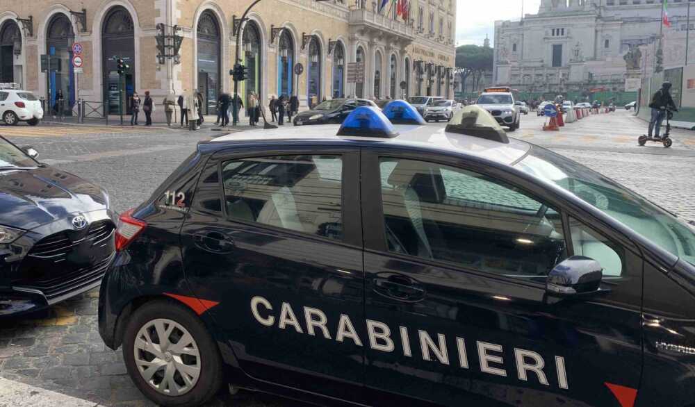 CENTRO - Controlli dei Carabinieri a piazza Venezia
