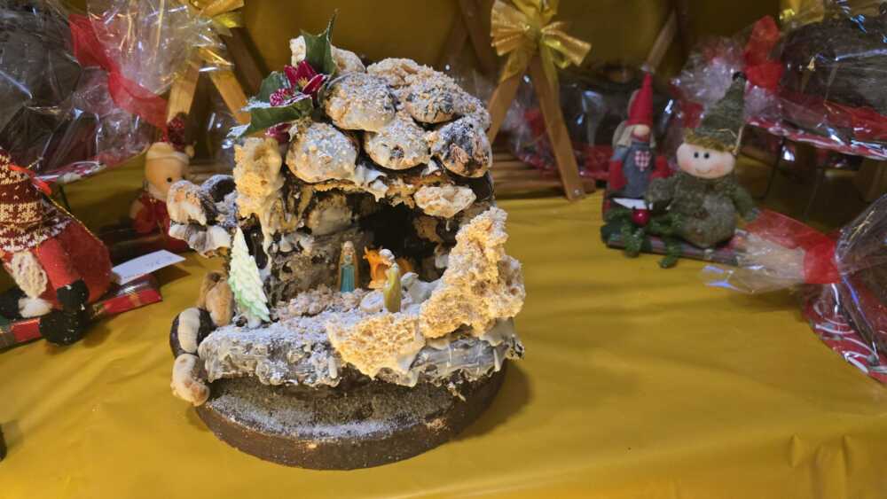 Il presepe panettone della Pasticceria Primavera cna Il presepe panettone della Pasticceria Primavera cna