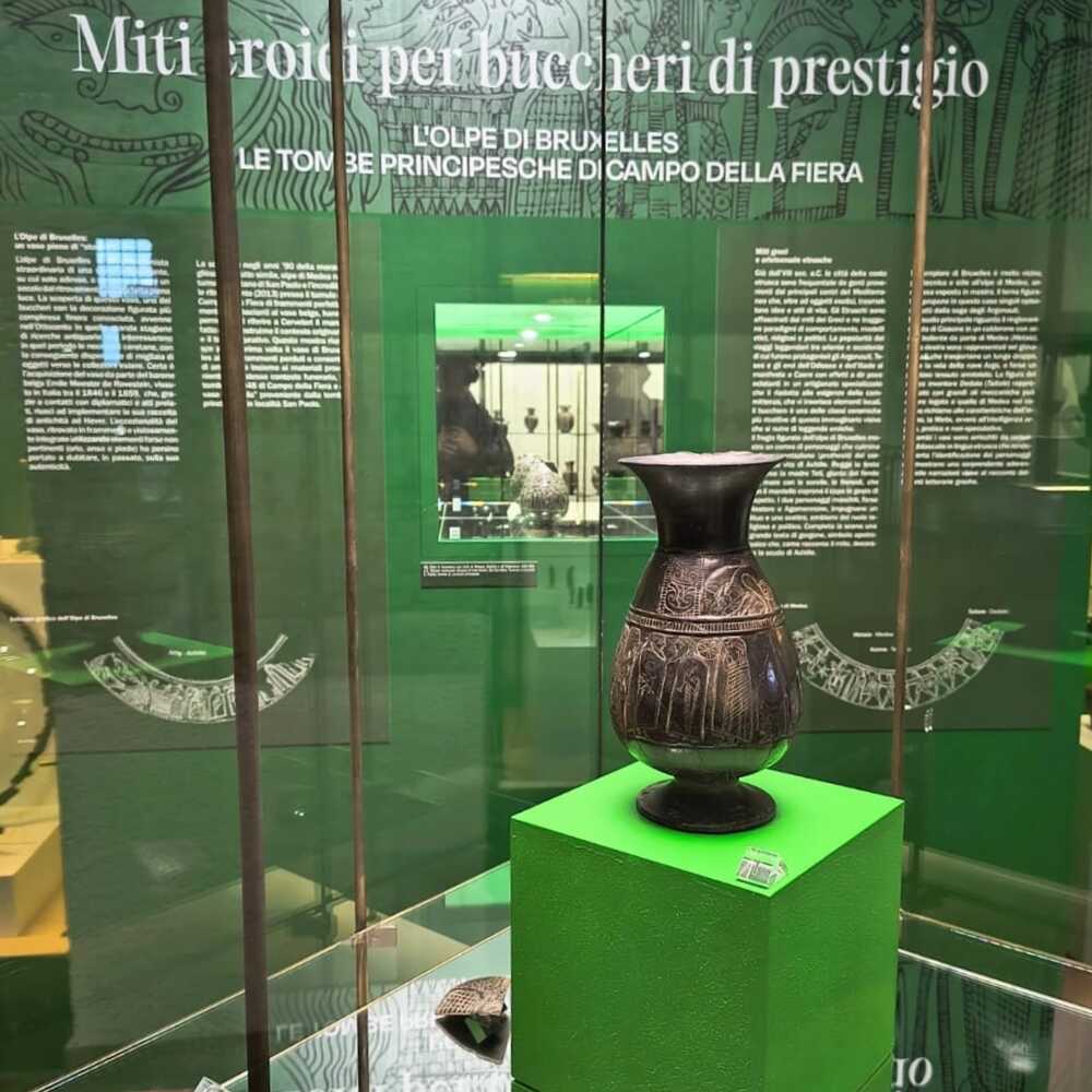 Miti eroici per buccheri di prestigio Olpe di Bruxelles e le tombe principesche di Campo della Fiera museo cerveteri 1