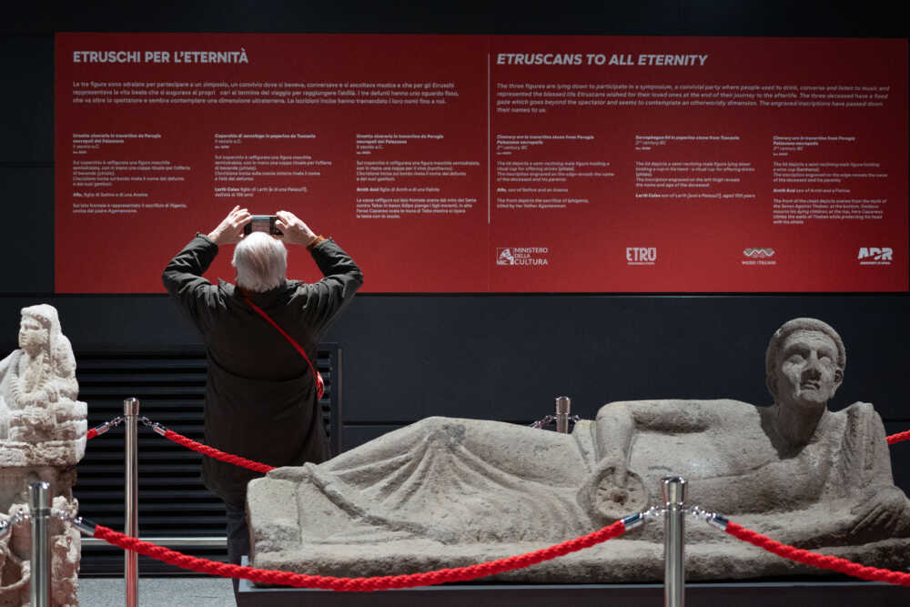 Statue Etrusche T1 Arrivi 02