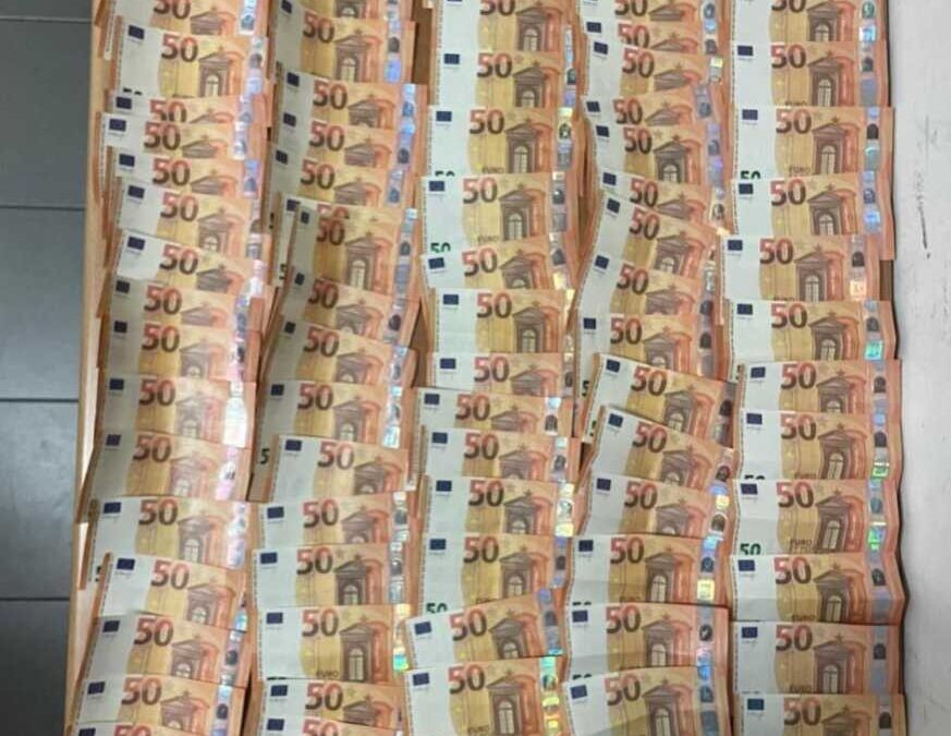 Oltre 4700 euro di banconote false da rifilare a malcapitati: due denunce della Finanza a San Pietro