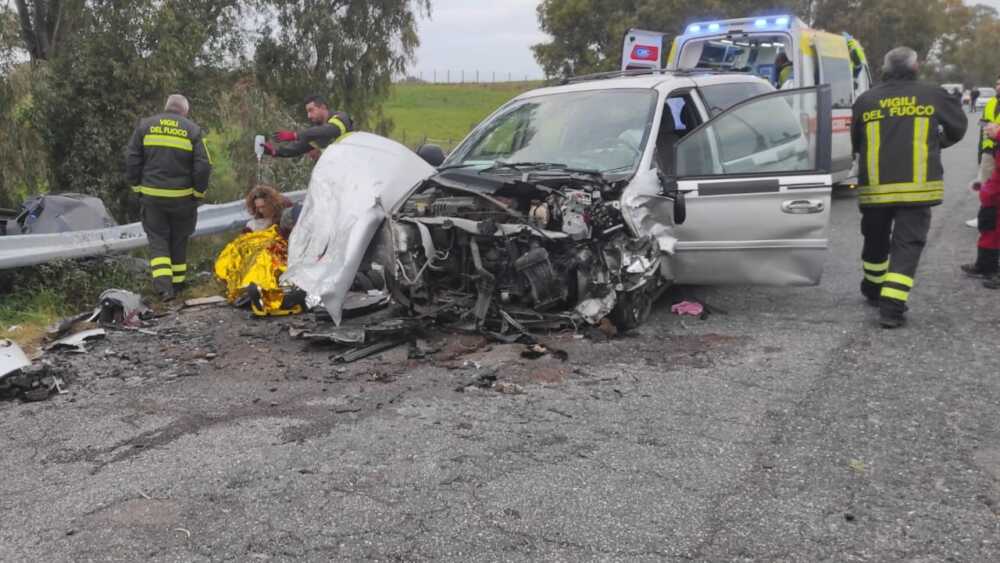 incidente cerveteri vvf vigili fioco pompieri ambulanza 2 incidente cerveteri vvf vigili fioco pompieri ambulanza 1