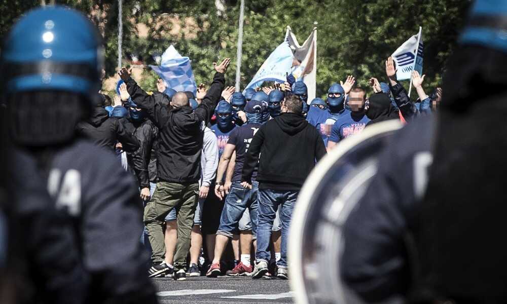 Derby-Roma-lazio polizia laziali scontri