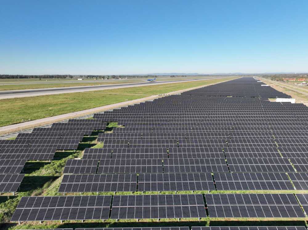fotovoltaico La-Solar-Farm-di-Roma-Fiumicino-aeroporto La-Solar-Farm-di-Roma-Fiumicino-aeroporto