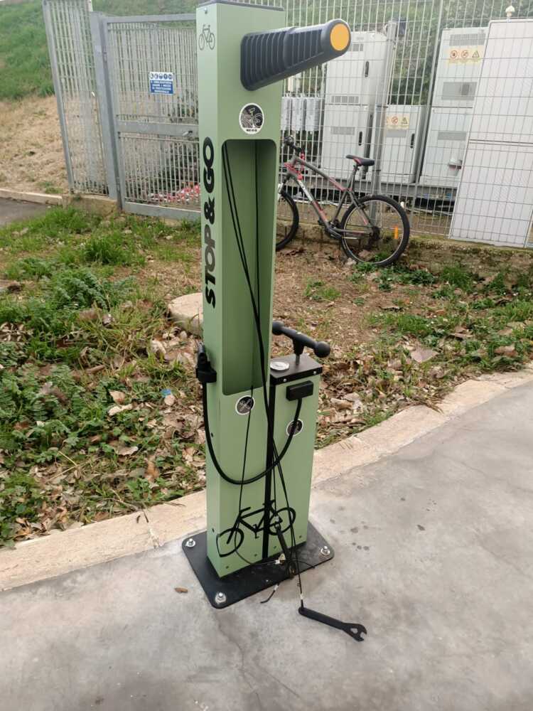 foto atto vandalico cerenova ciclo-officina foto atto vandalico cerenova ciclo-officina