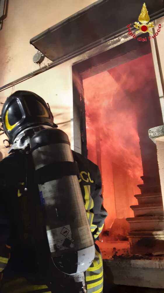 incendio oriolo vvf vigili fuoco pompieri