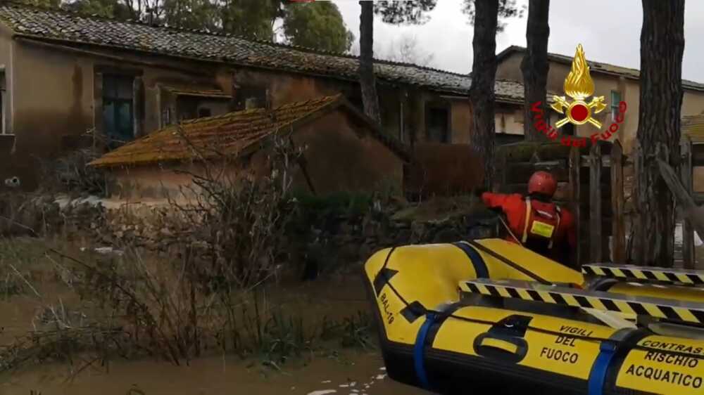 salvataggio elisoccorso vvf vigili fuoco pompieri monte riccio tarquinia 1 salvataggio elisoccorso vvf vigili fuoco pompieri monte riccio tarquinia 1