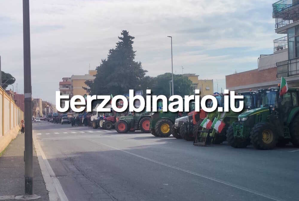 Corteo e presidio di trattori a Civitavecchia, paralizzata la Mediana