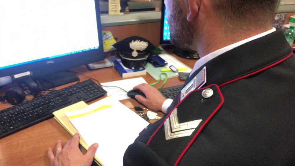 truffe on line trading Controlli informatici effettuati dai Carabinieri truffe on line trading Controlli informatici effettuati dai Carabinieri