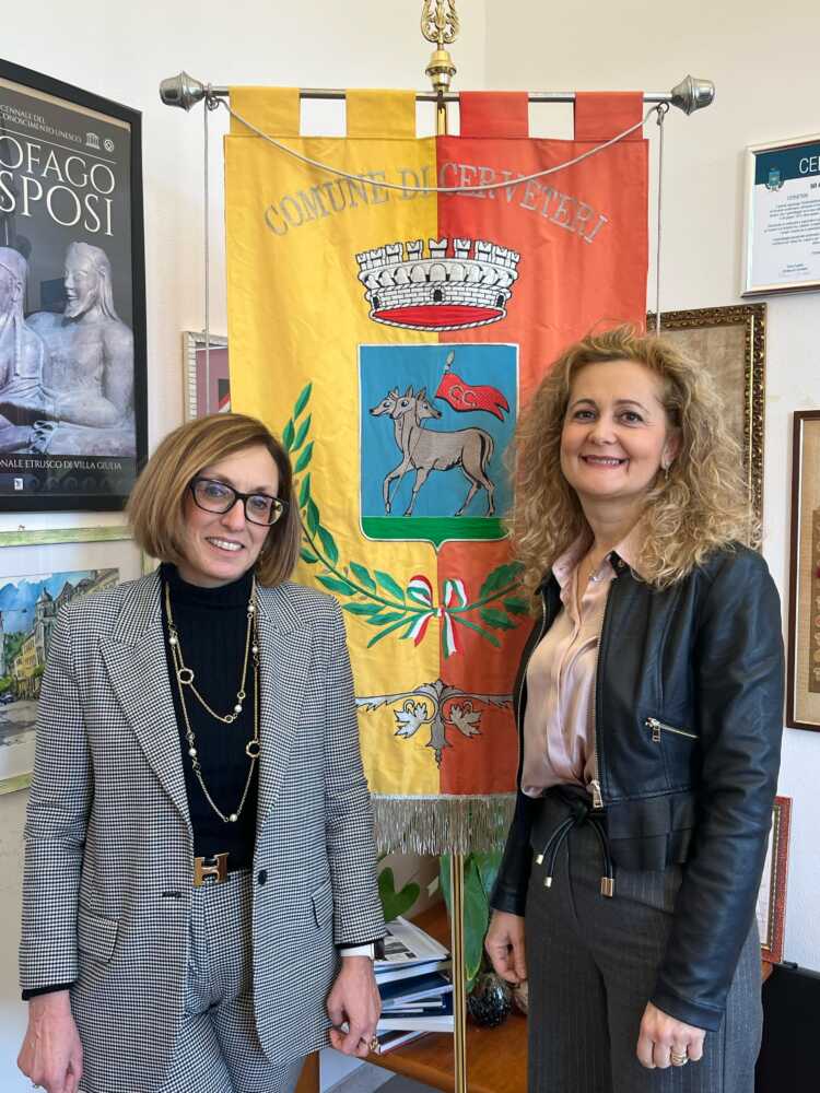 Foto Segretario Generale e Sindaco Elena Gubetti Foto Segretario Generale e Sindaco Elena Gubetti