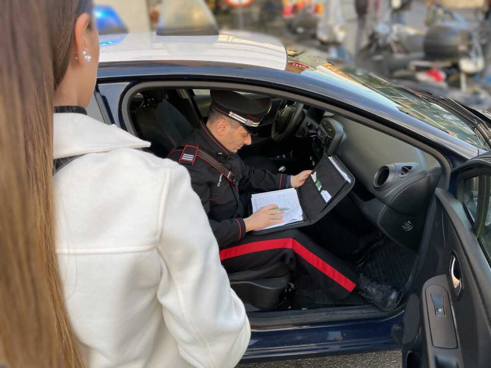 PIAZZA DANTE - Arresto per maltrattamenti carabinieri