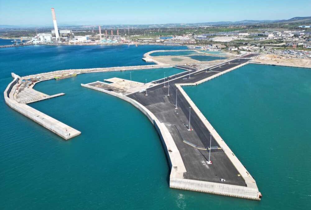 Operative le banchine 33 e 34 della darsena traghetti del porto di Civitavecchia