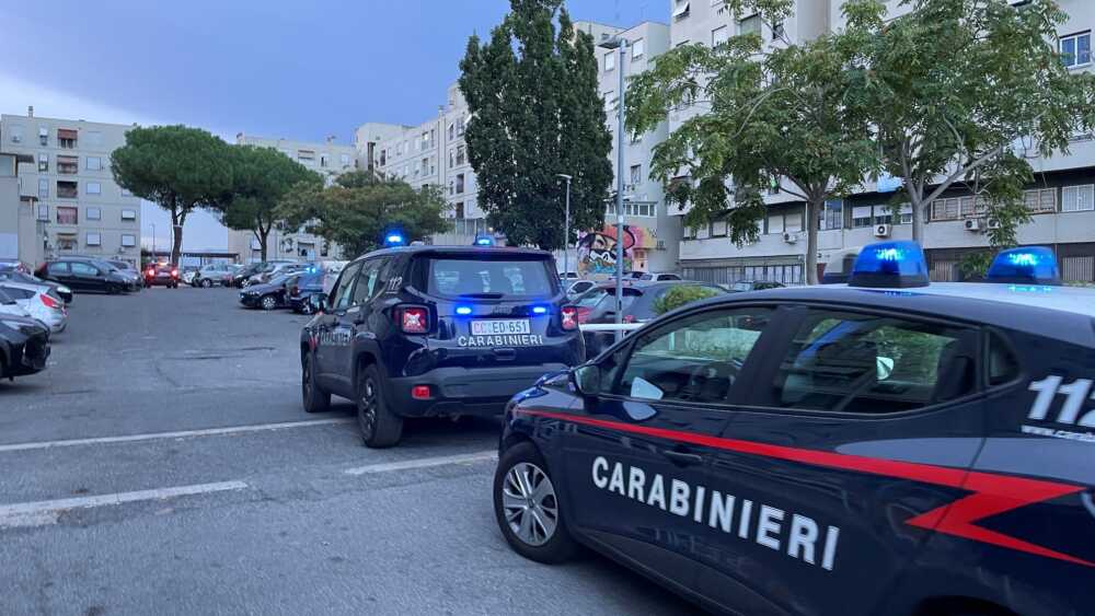 lampeggianti Carabinieri della Stazione di Tor bella Monaca intervenuti lampeggianti Carabinieri della Stazione di Tor bella Monaca intervenuti