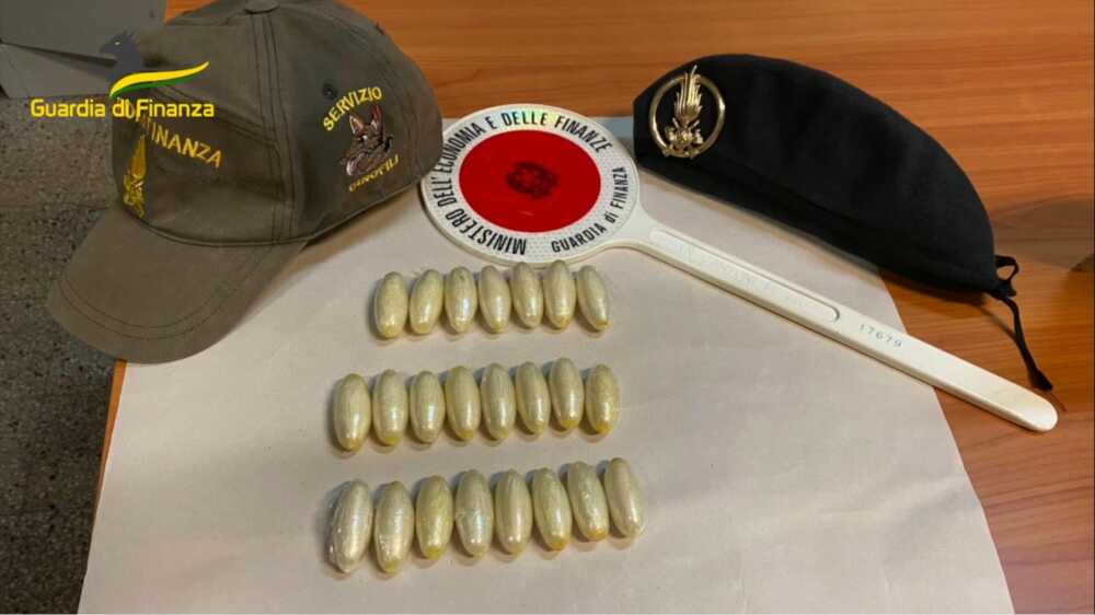 ovuli droga nigeriano civitavecchia finanza (2)