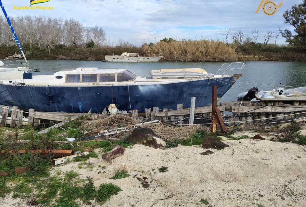 Il Roan di Civitavecchia sequestra un cantiere navale sul Tevere