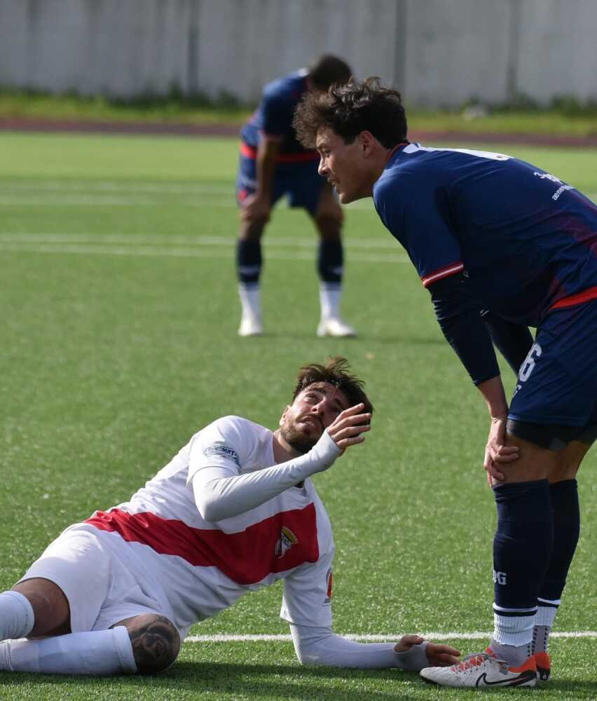 santa marinella caforio in ginocchio