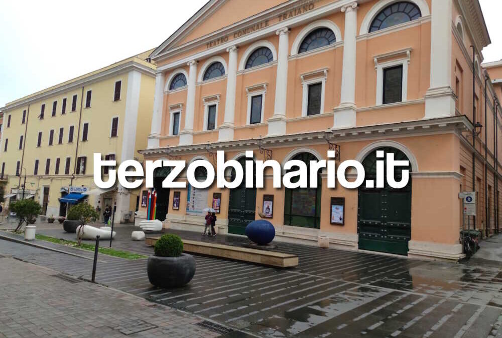Teatro, al Traiano di Civitavecchia “Il Mosaico” porta il varietà di Antonello Costa