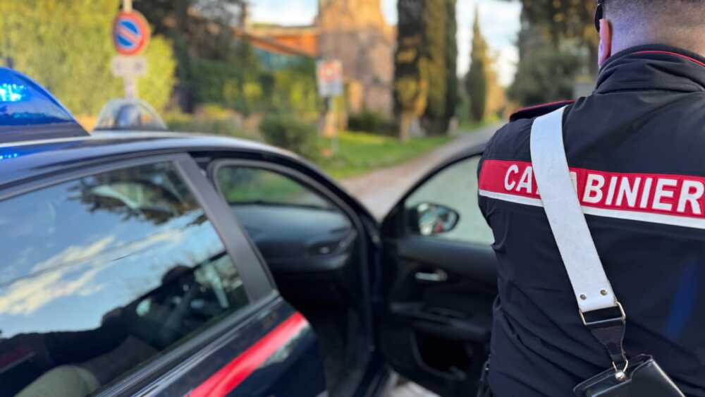 carabinieri spalle carabinieri spalle