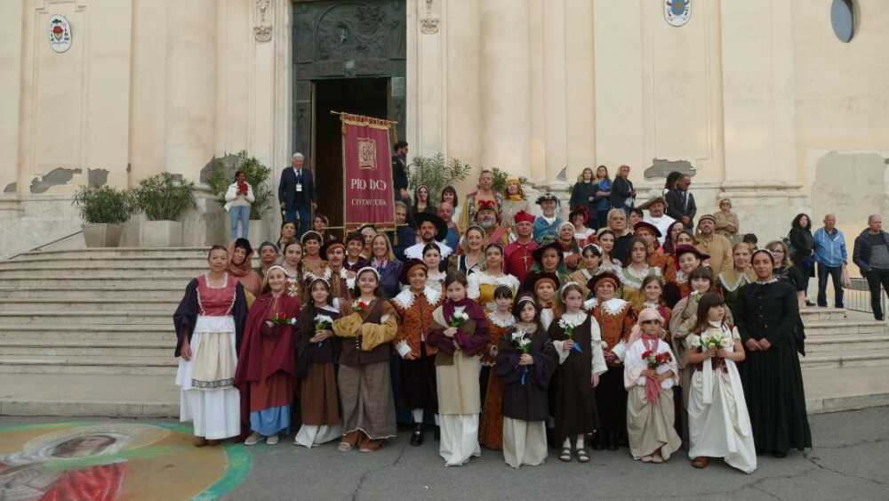 Santa Fermina: a Civitavecchia molto apprezzati processione e corteo storico