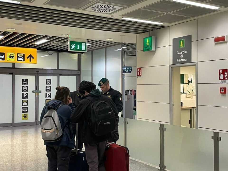 finanza aeroporto fiumicino 1 finanza aeroporto fiumicino 1