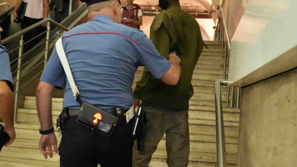 PROVINCIALE – Controlli antiborseggio dei Carabinieri (5) PROVINCIALE - Controlli antiborseggio dei Carabinieri (5)