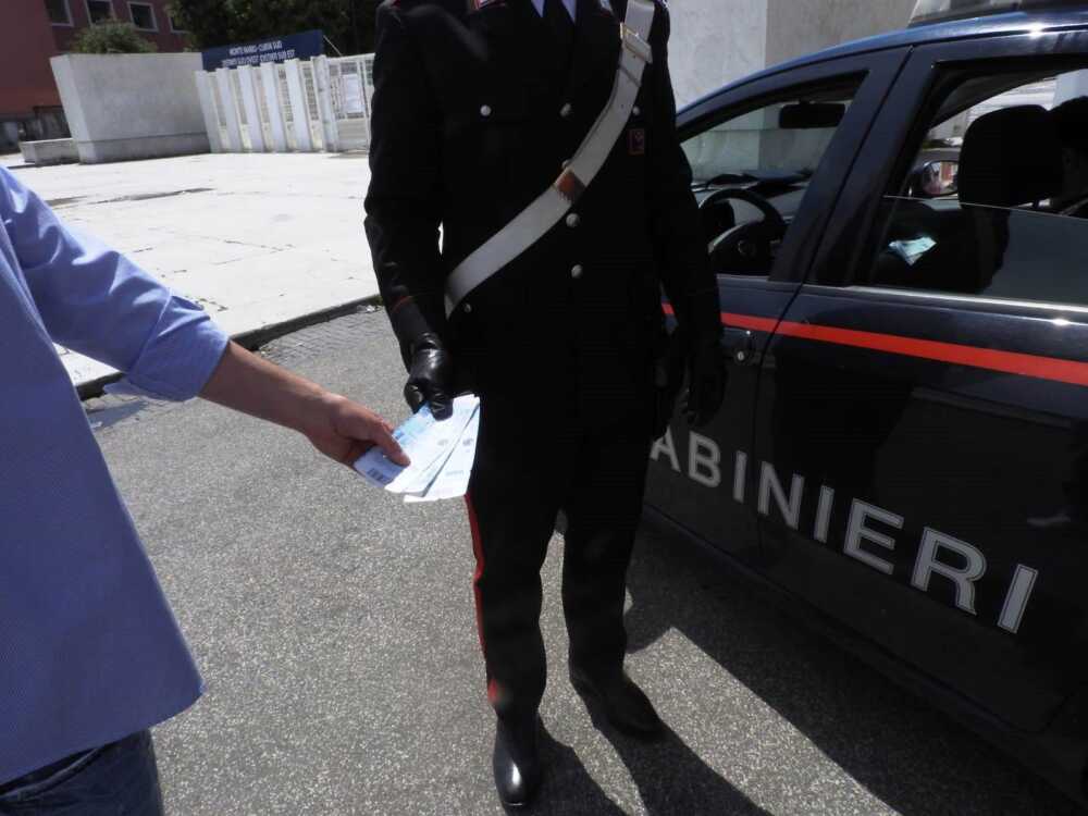 TRIONFALE - I controlli dei Carabinieri al torneo di tennis Internazionali d'Italia bagarini (1)