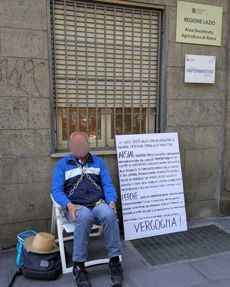 sandro vallesi viticoltori tarquinia incatenato arsial