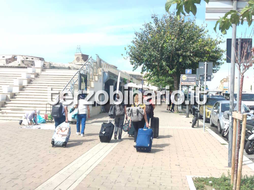 turisti croceristi marina civitavecchia (99)