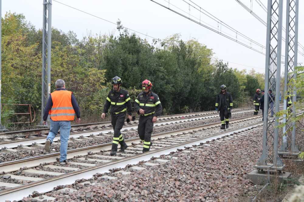 vvf vigili fuoco pompieri binari -treno-1200x675 3