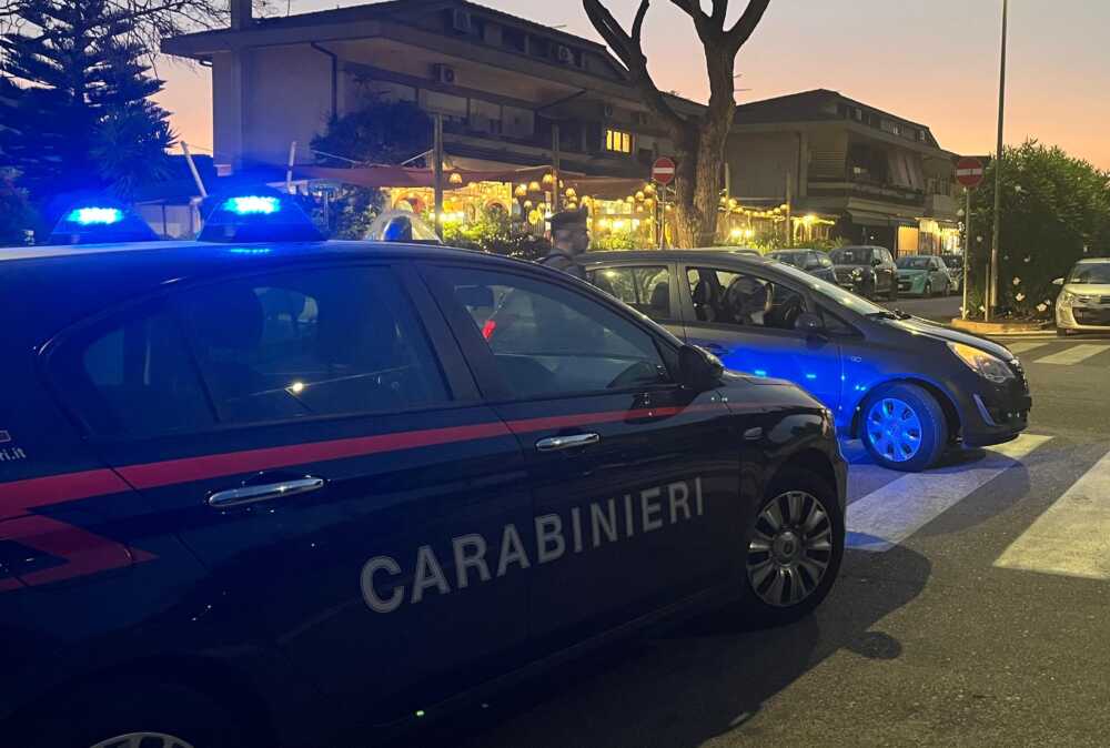 OSTIA - L'intervento dei Carabinieri