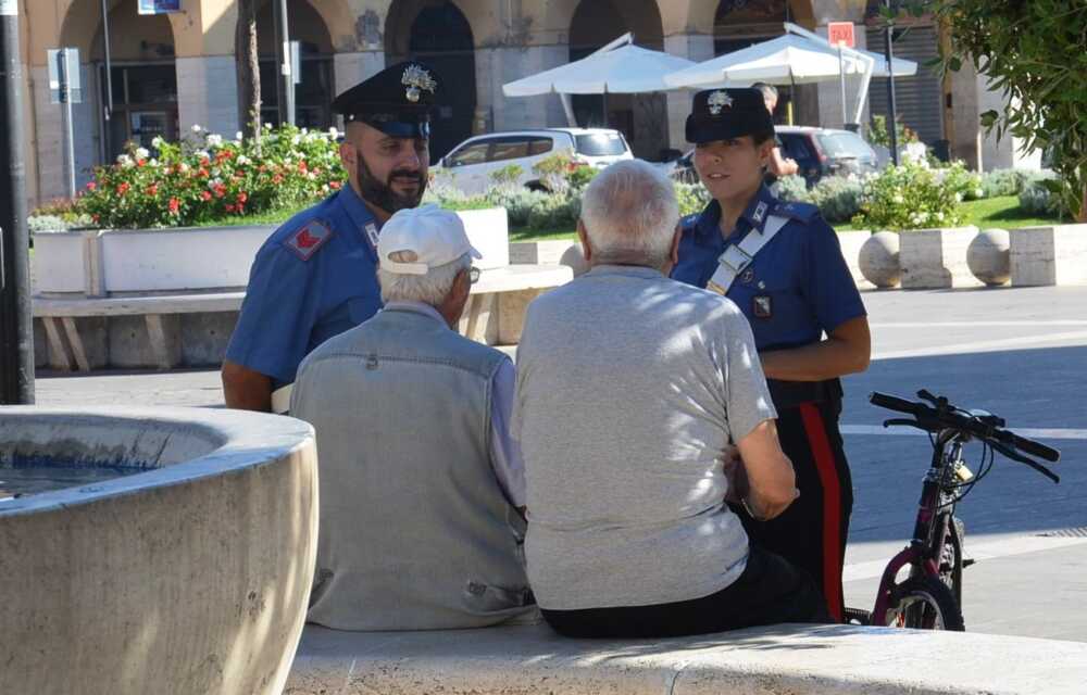 TRASTEVERE - I Carabinieri intervenuti per la truffa agli anziani (4)