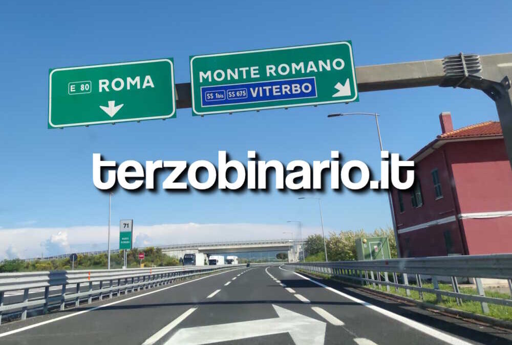 Tragedia sulla A12: attraversa lo svincolo per Monte Romano e viene travolto