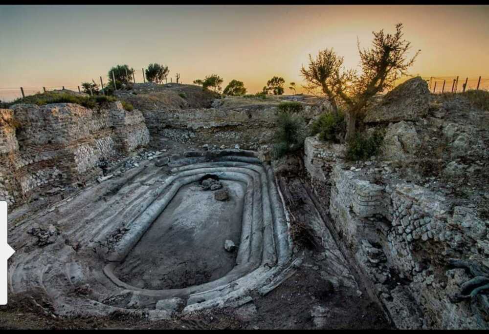 aquae tauri tramonto