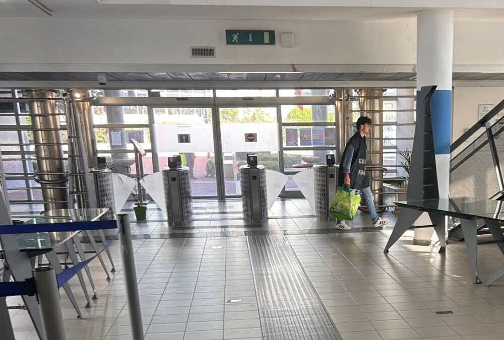 Corruzione e turbative d’asta a Fiumicino, arrestati due dipendenti comunali e due imprenditori