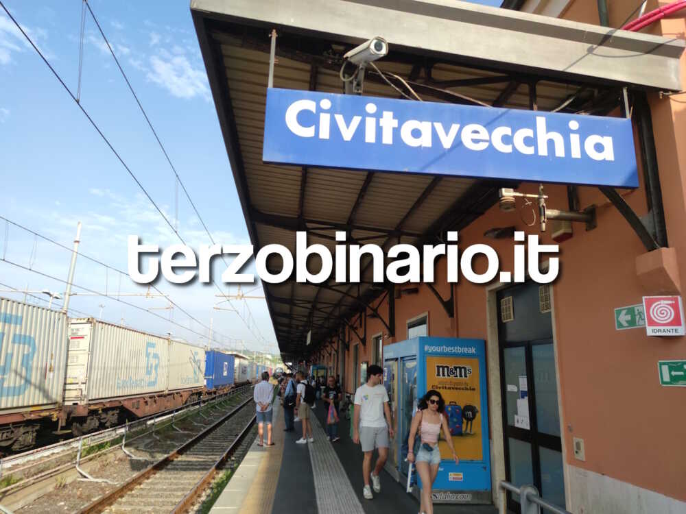 folla stazione civitavecchia fl5