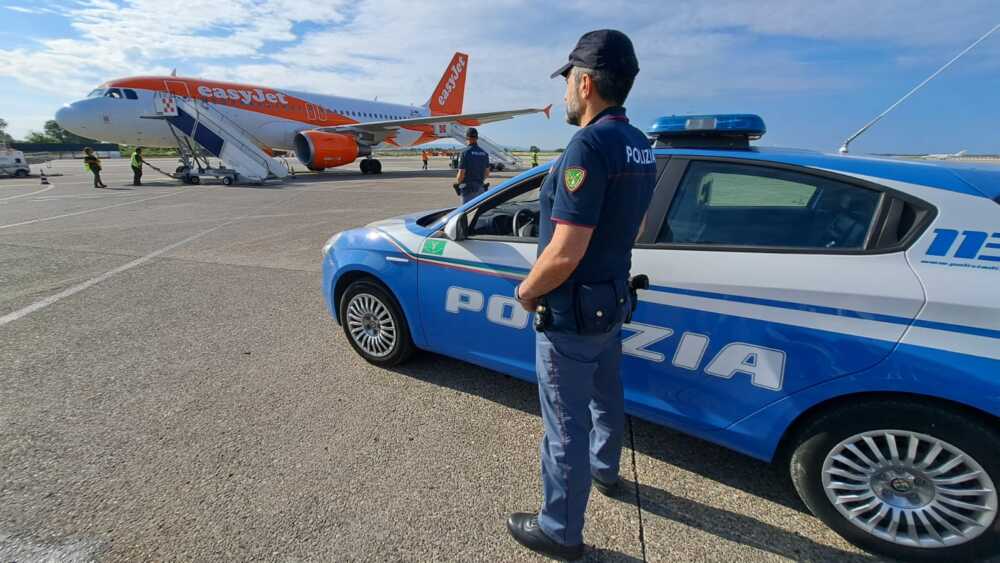 polaria polizia pista aeroporto 3 polaria polizia pista aeroporto