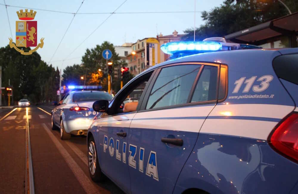 Aggredisce con i cocci di bottiglia un ex dipendente a Ostia: 39enne accusato di tentato omicidio