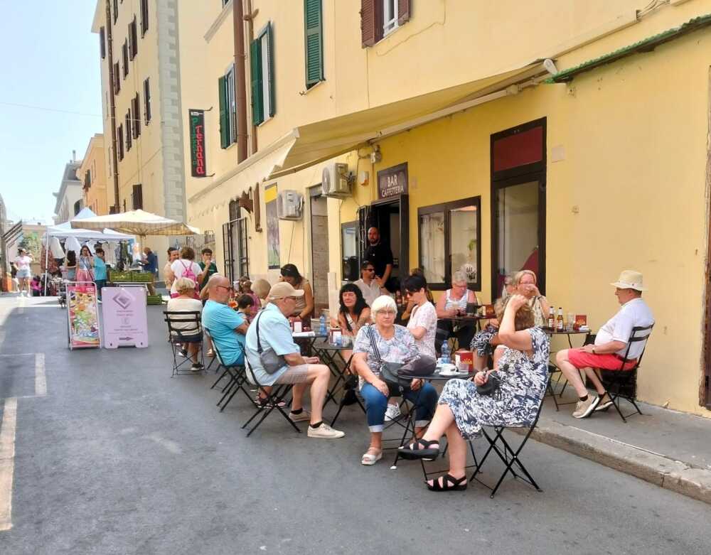 turisti croceristi mercato civitavecchia