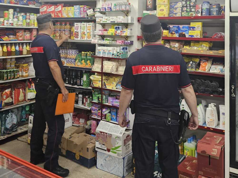 CASILINA – I Carabinieri minimarket alimentari CASILINA - I Carabinieri minimarket alimentari
