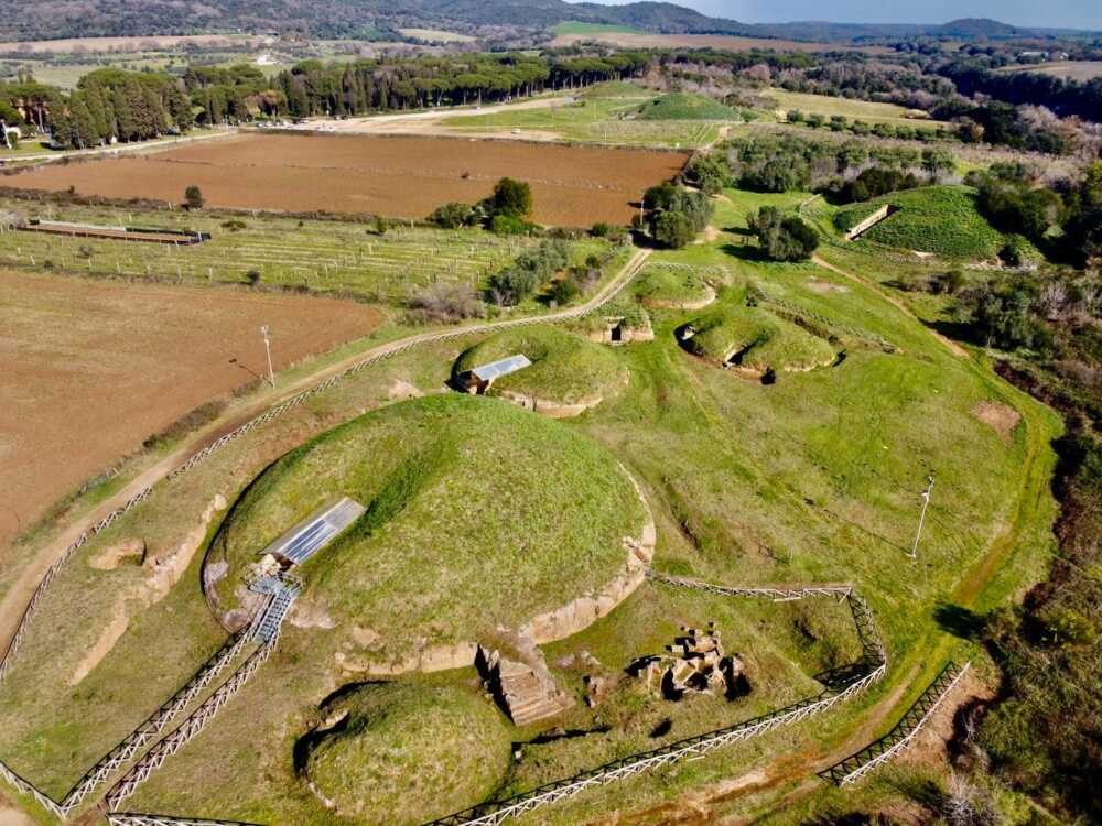 Tombe esterne necropoli banditaccia Cerveteri (4)