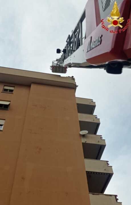 autoscala vvf vigili fuoco pompieri civitavecchia