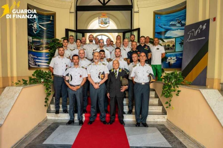 il Comandante Interregionale dell’Italia Centrale, Generale di Corpo d’Armata Ignazio Gibilaro roan finanza civitavecchi (1)