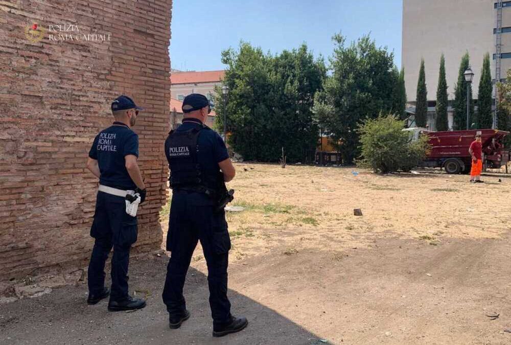 Blitz di Roma Capitale ai giardini Willy Monteiro: cinque fermati, un arresto
