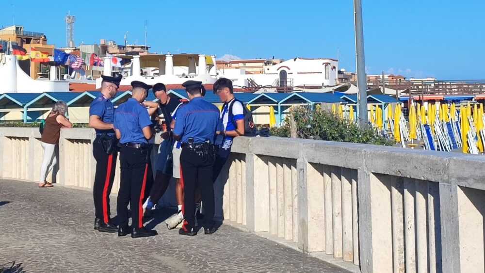 Controlli dei Carabinieri a Ostia, due arresti e quattro denunce