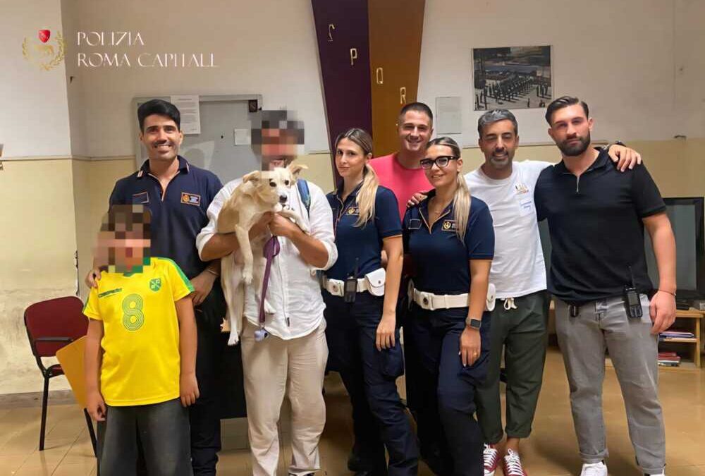 Turisti in visita nella Capitale smarriscono il cane, subito ritrovato da una pattuglia della Polizia Locale
