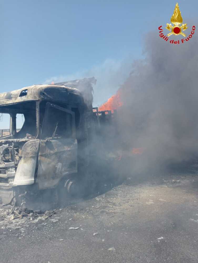 compattatore fiamme vvf vigili fuoco pompieri cerveteri 2