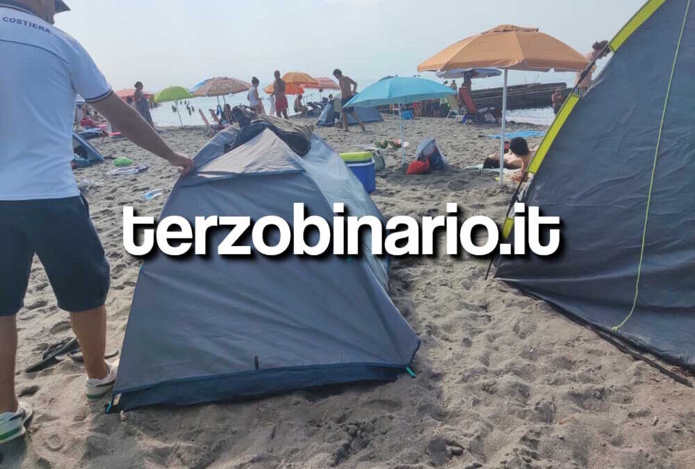 Campeggi abusivi sulla spiaggia di Pescia Romana, intervento della Guardia Costiera